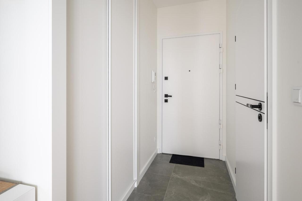 Wola Nakielska Comfort Apartment วอร์ซอ ภายนอก รูปภาพ